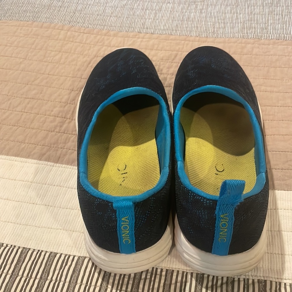 Vionic Slip Ons - Picture 5 of 7